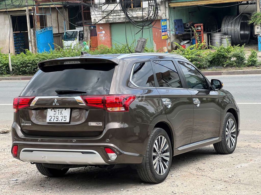 Mittsubishi Outlander 2022 2.0 CVT - 39000 km. Mua bán Ô tô tại Thành phố Thủ Đức Tp Hồ Chí Minh được đăng bởi BÌNH VÌNH PHÚ CHUYÊN XE LƯỚT BAO TEST HÃNG  hình 4