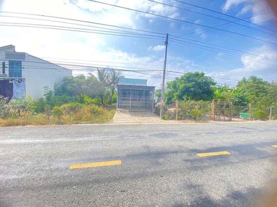 NHÀ VƯỜN CHÀ LÀ TỈNH LỘ 945. Mua bán nhà ở tại Huyện Tịnh Biên An Giang được đăng bởi Văn Nghị.Bđs