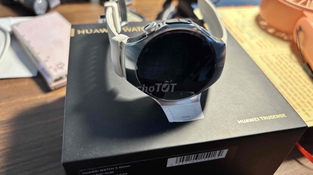 Huawei Watch 5 Nữ Trắng. Mua bán Thiết bị đeo thông minh tại Thị xã Từ Sơn Bắc Ninh được đăng bởi Nguyễn Đăng Hưng hình 1