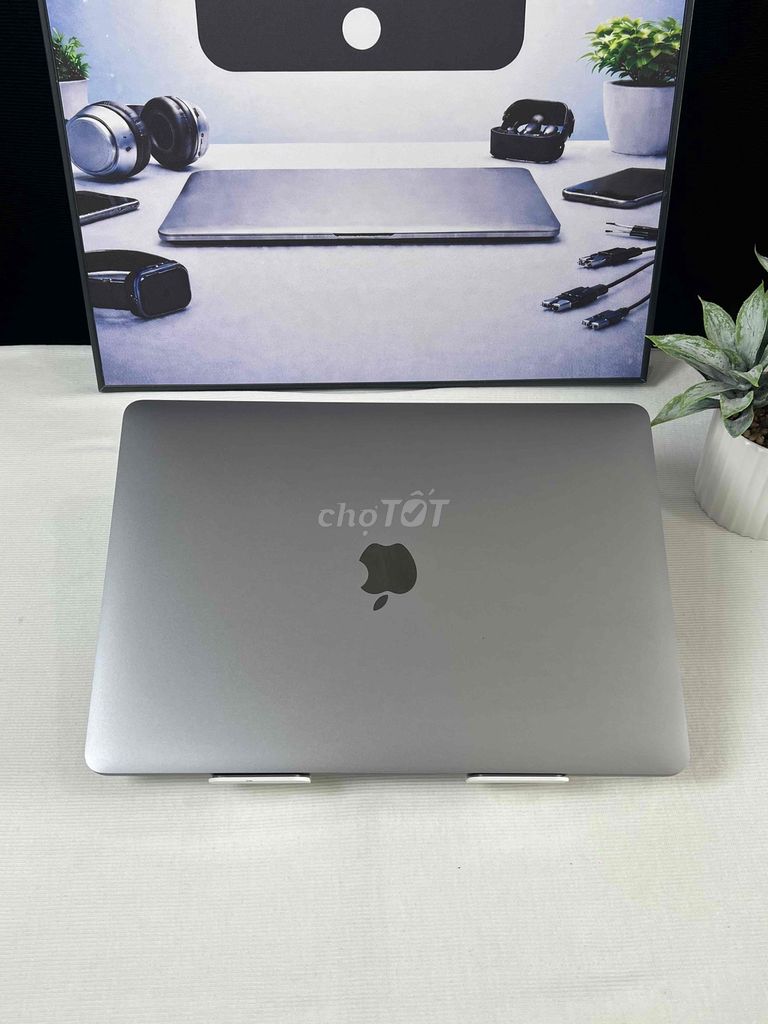 Macbook Pro 13” M2 16/256GB Gray 99% Đẹp keng. Mua bán Laptop tại Quận Tân Bình Tp Hồ Chí Minh được đăng bởi Trần Nhật Khang hình 1