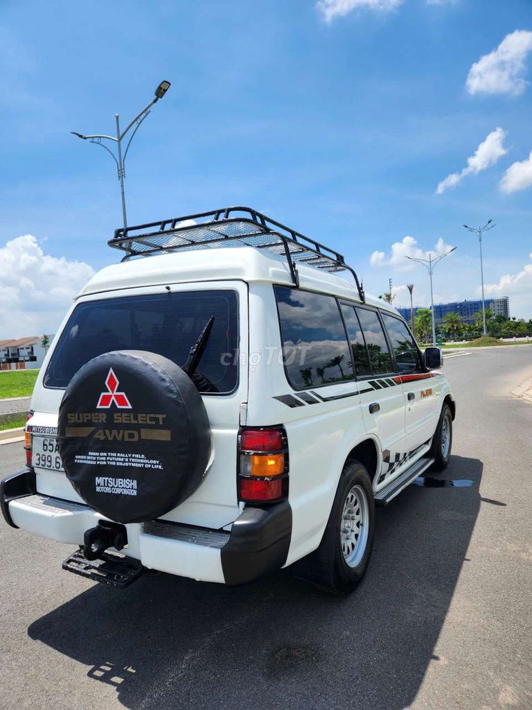 Mitsubishi Pajero 9 chỗ - nhập Nhật -1995