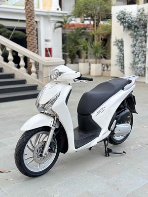 SH 2016 khoá smk ,máy rin bao ngon. Mua bán Xe máy tại Thành phố Huế Thừa Thiên Huế được đăng bởi Trần Quý