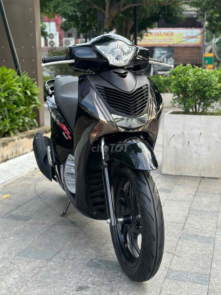 Cần bán SH 150 cuối 2013 màu đen cực đẹp- Giá tốt. Mua bán Xe máy tại Quận Đống Đa Hà Nội được đăng bởi Xe Máy Vượng Trung hình 3