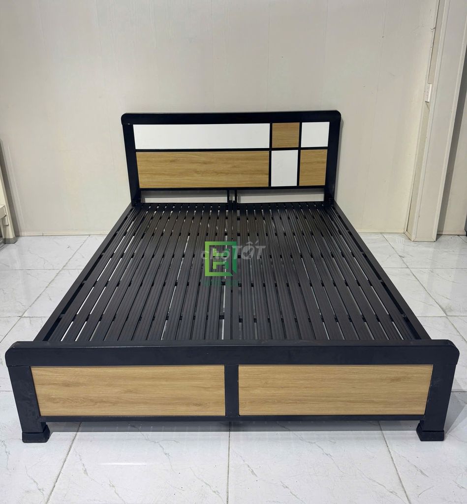Giường sắt Quang Hùng Sắt hộp 1m x 2m. Mua bán Giường, chăn ga gối nệm tại Quận 1 Tp Hồ Chí Minh được đăng bởi Nội Thất Quang Hùng TD hình 1