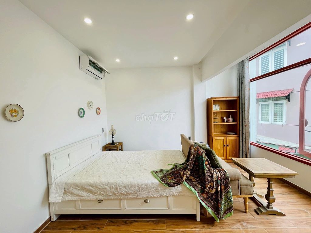 CHDV Hoàng Hoa Thám ( Phú Nhuận ) cửa số lớn 30m2, 1PN tách bếp