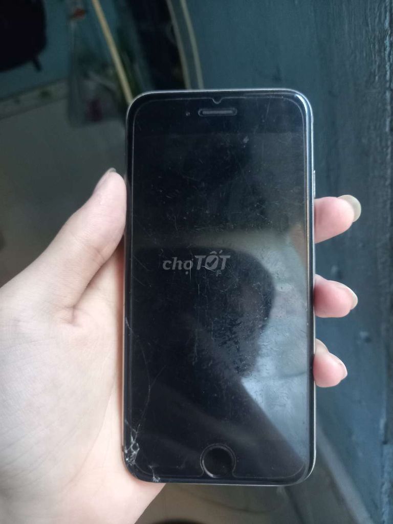 Apple iPhone 6 64GB Bạc Nứt, vàng màn. Mua bán Điện thoại tại Thành phố Biên Hòa Đồng Nai được đăng bởi Long Long hình 1