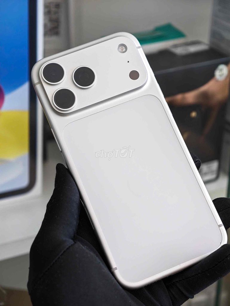 Apple iPhone 17 Pro Max 256GB Bạc Đã qua sử dụng. Mua bán Điện thoại tại Thành phố Đà Lạt Lâm Đồng được đăng bởi Lộc Lá Mô Bai hình 1