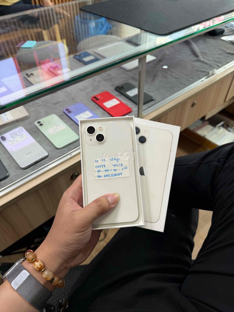 Iphone 13 thường 128gb Silver Việt Nam Lướt. Mua bán Điện thoại tại Quận Gò Vấp Tp Hồ Chí Minh được đăng bởi Võ Chí Bảo hình 1