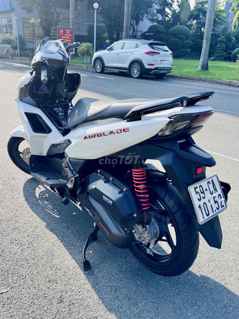 Honda Air Blade 160 2024, белый спортивный, 6000 км