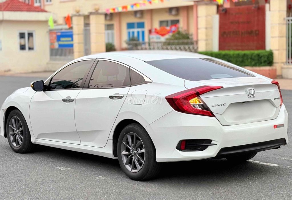 Honda Civic 2021 Gen 10 1.8G белый оригинал хорошая цена
