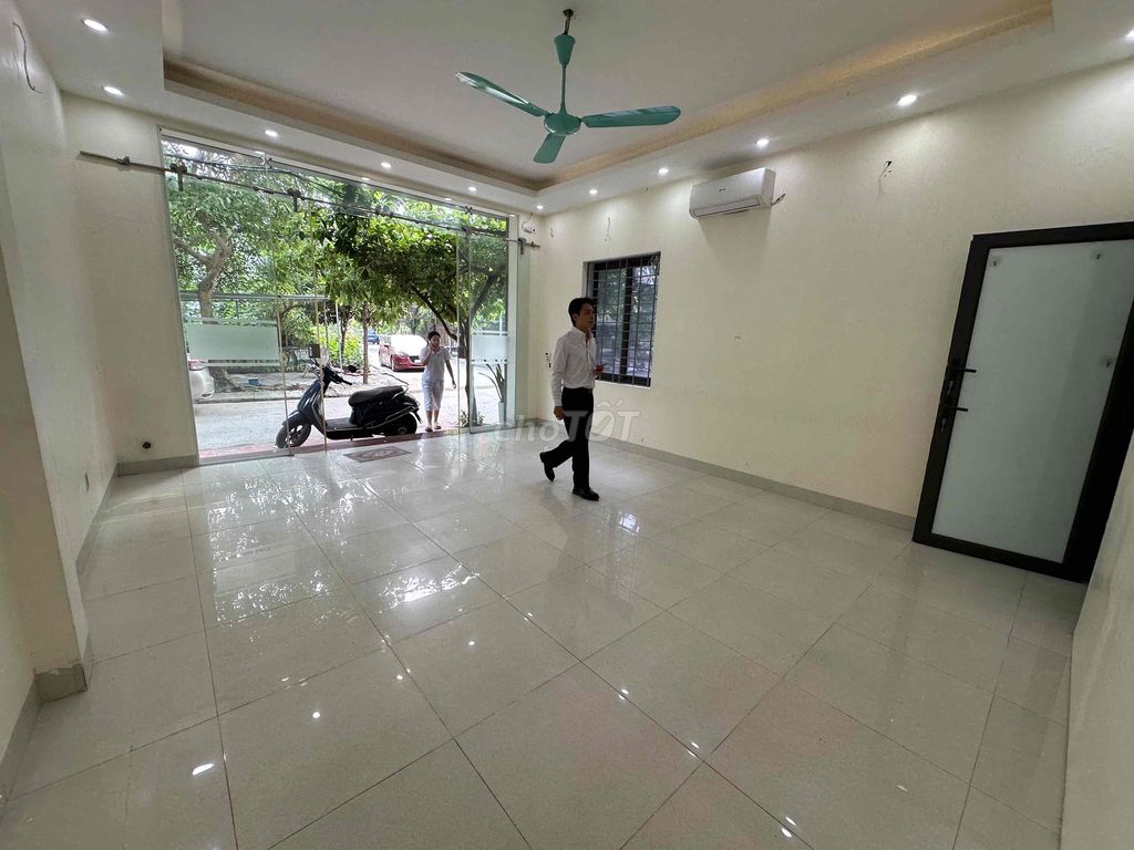 Cho thuê MBKD - Văn Phòng giá rẻ, ô tô đỗ cửa tại Vạn Phúc