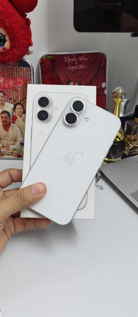 Apple iPhone 16 128GB Trắng. Mua bán Điện thoại tại Quận 4 Tp Hồ Chí Minh được đăng bởi Nguyễn Nhân hình 1