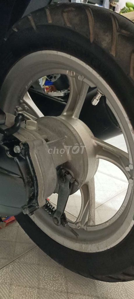 Yamaha Luvias FI Đen vàng đồng. Mua bán Xe máy tại Quận 5 Tp Hồ Chí Minh được đăng bởi THẮNG Q5 hình 4