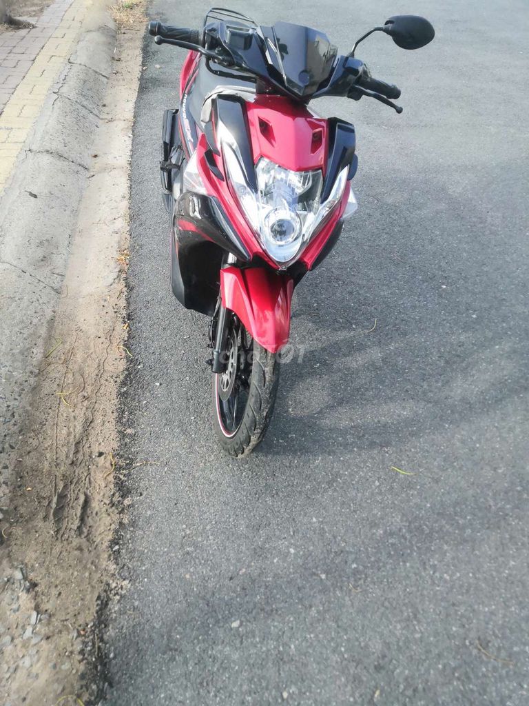 Yamaha Nouvo 5 125cc красно-черный