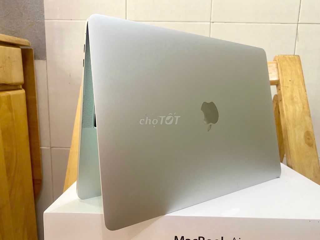 Macbook pro 2017 tourbar i5/16gb/ssd 256gb