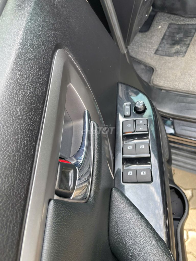 Toyota Fortuner 2.7 4x2 AT 2024 - 20000 km. Mua bán Ô tô tại Thành phố Dĩ An Bình Dương được đăng bởi Siêu Thị Ô Tô Bình Dương  hình 7