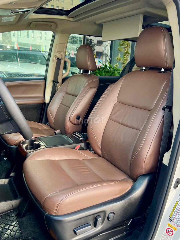 Toyota Sienna Limited nhập Mỹ 2018 - 38000 km. Mua bán Ô tô tại Quận 1 Tp Hồ Chí Minh được đăng bởi USER CAR 1990 hình 2