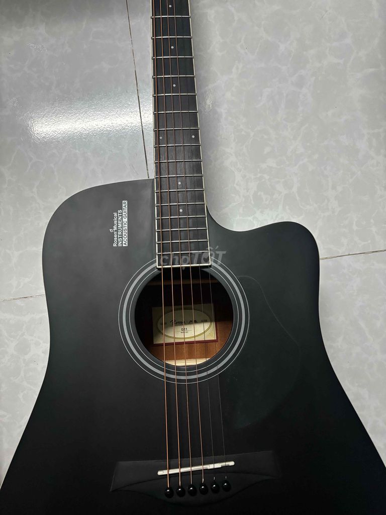 Đàn Guitar Rosen G11BK like new