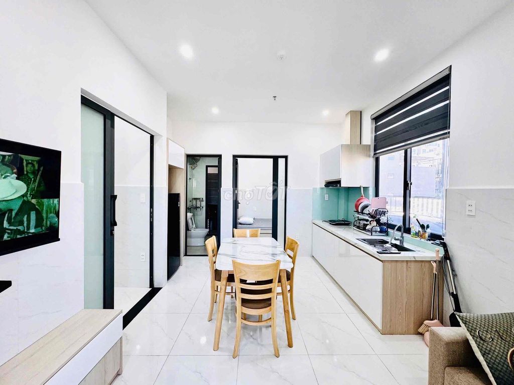 Brand-new 2-bedroom flat near Hồ Xuân Hương and My Khe beach — photo 3