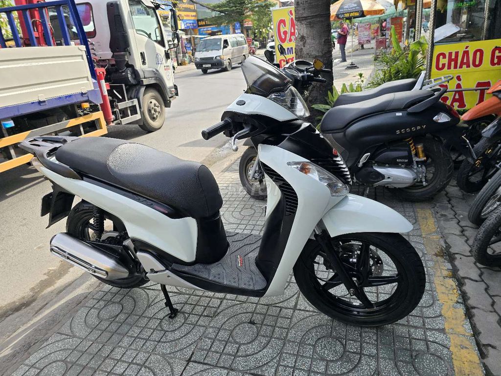 Sh 150i hàng nhập 3 cục.SM 501,máy zin,chính chủ. Mua bán Xe máy tại Huyện Hóc Môn Tp Hồ Chí Minh được đăng bởi                    CẦM ĐỒ TÍN PHÁT hình 4