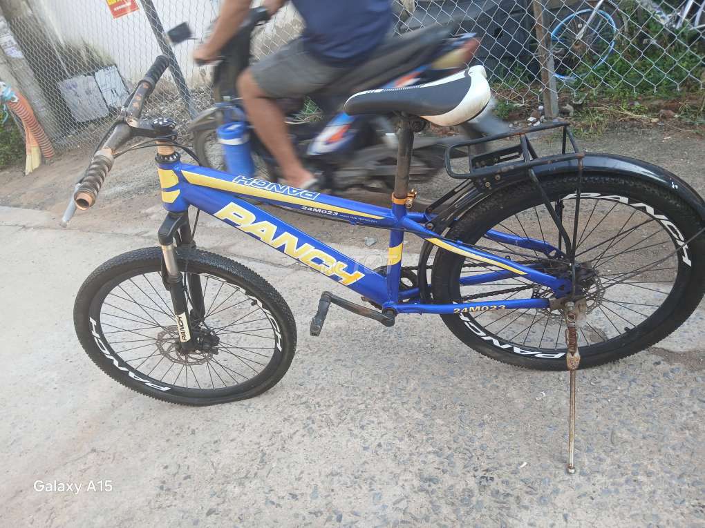 Chiếc xe đạp còn chạy Ok đẹp như hình. Mua bán Xe đạp tại Quận Gò Vấp Tp Hồ Chí Minh được đăng bởi Anh manh hình 2