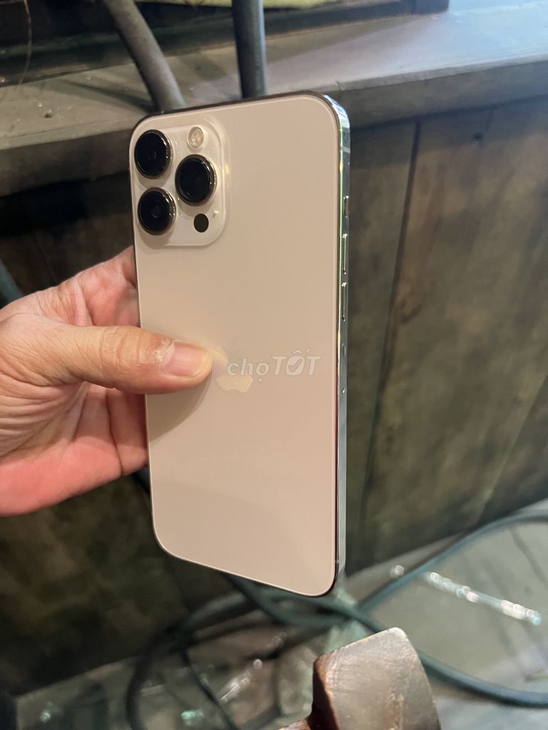 Apple iPhone 13 Pro Max 256GB Vàng máy thay màn. Mua bán Điện thoại tại Quận 1 Tp Hồ Chí Minh được đăng bởi Đổ Đạt hình 1