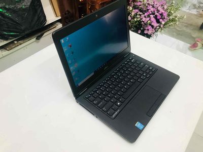 Thanh lý E5250 i5, ram8G, ssd256G, 12.5in, 1.2kg. Mua bán Laptop tại Quận 12 Tp Hồ Chí Minh được đăng bởi LaptopNhap.Com