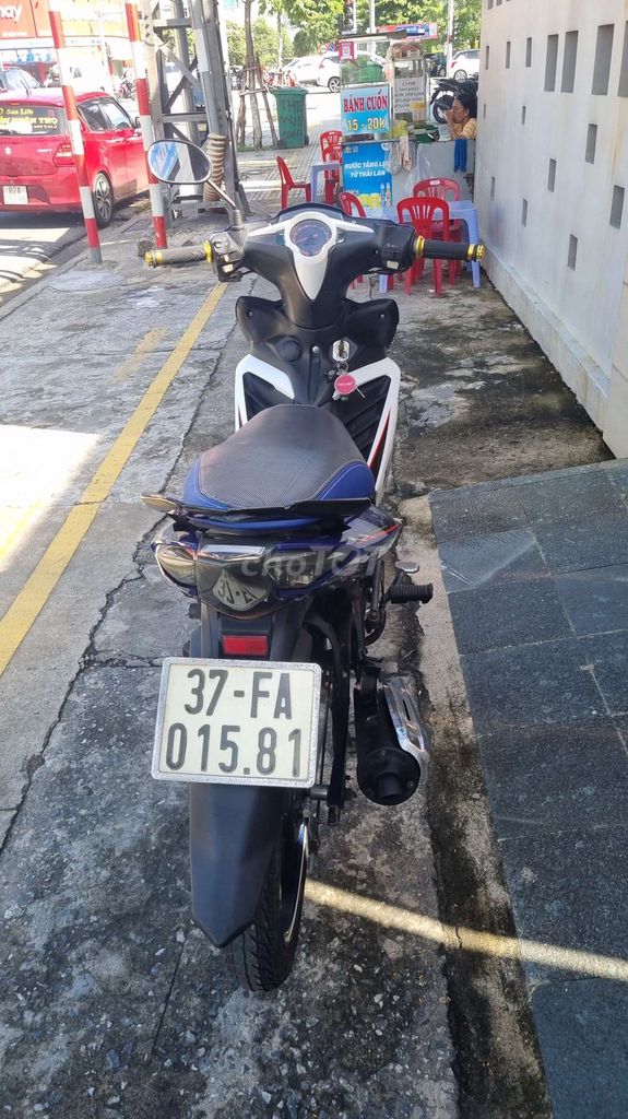 Bán lại xe Exinter 50cc xe còn mới ken. Mua bán Xe máy tại Quận Hải Châu Đà Nẵng được đăng bởi Dức long hình 5