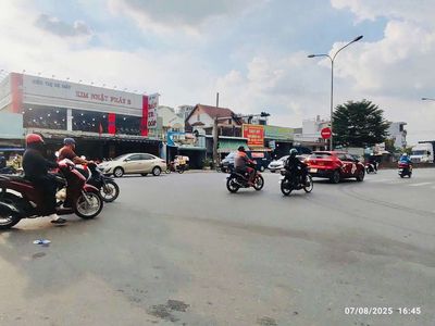 Mặt tiền KD đa ngành 6*13 đường DT743. Mua bán văn phòng, mặt bằng kinh doanh tại Thành phố Dĩ An Bình Dương được đăng bởi Lê Thị Thu Hoài