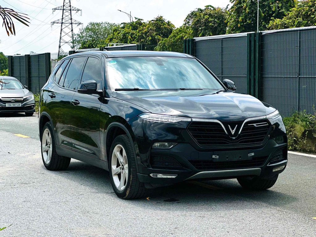 VinFast Lux SA Base 2.0 Turbo 2021 г.в.