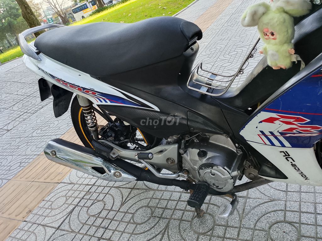 Suzuki Axelo Xanh trắng Đã sử dụng. Mua bán Xe máy tại Thành phố Thủ Đức Tp Hồ Chí Minh được đăng bởi Shop Chuyên Cũng Cấp Đồ Dùng Cá Nhân hình 1