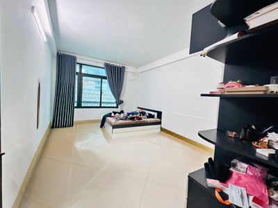 House in Tây Hồ
