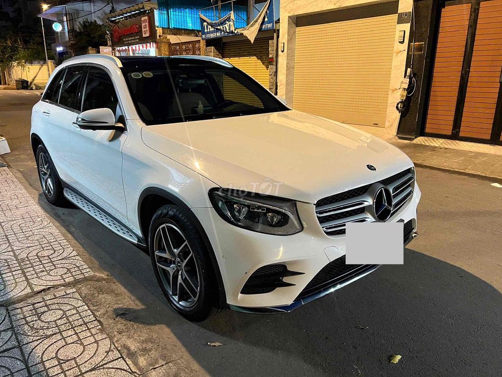 Mercedes Benz GLC 2017 300 4Matic - 30500 km. Mua bán Ô tô tại Quận 10 Tp Hồ Chí Minh được đăng bởi Thoại Minh Huỳnh hình 2