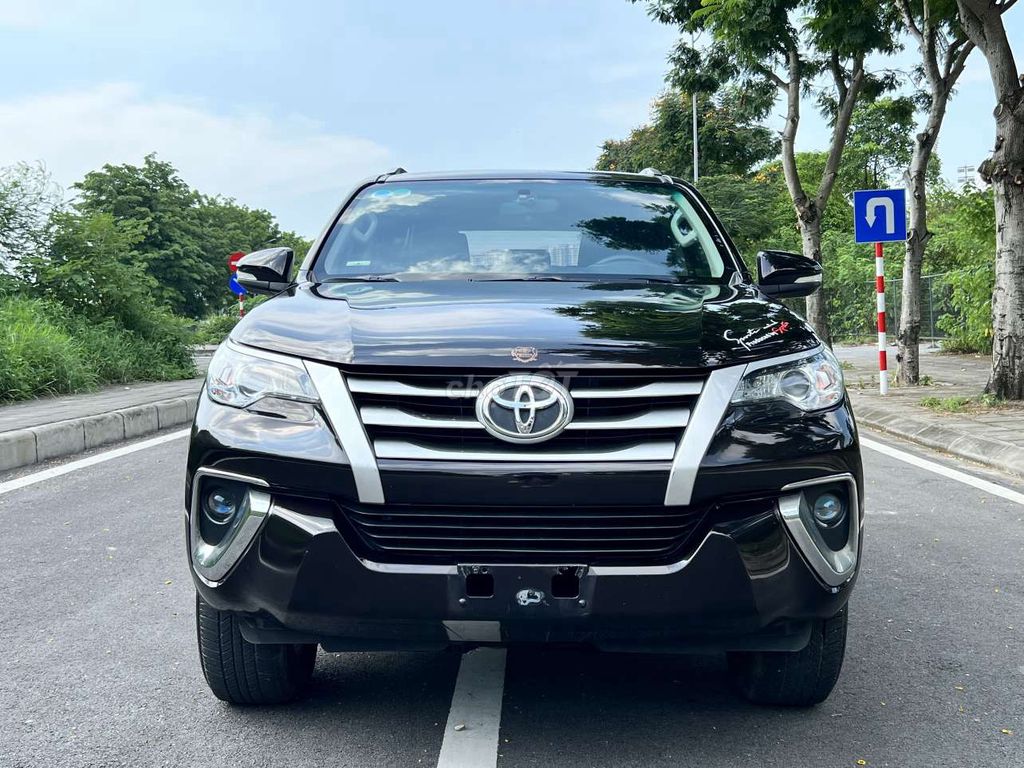 Toyota Fortuner 2017 2.4G máy dầu số sàn