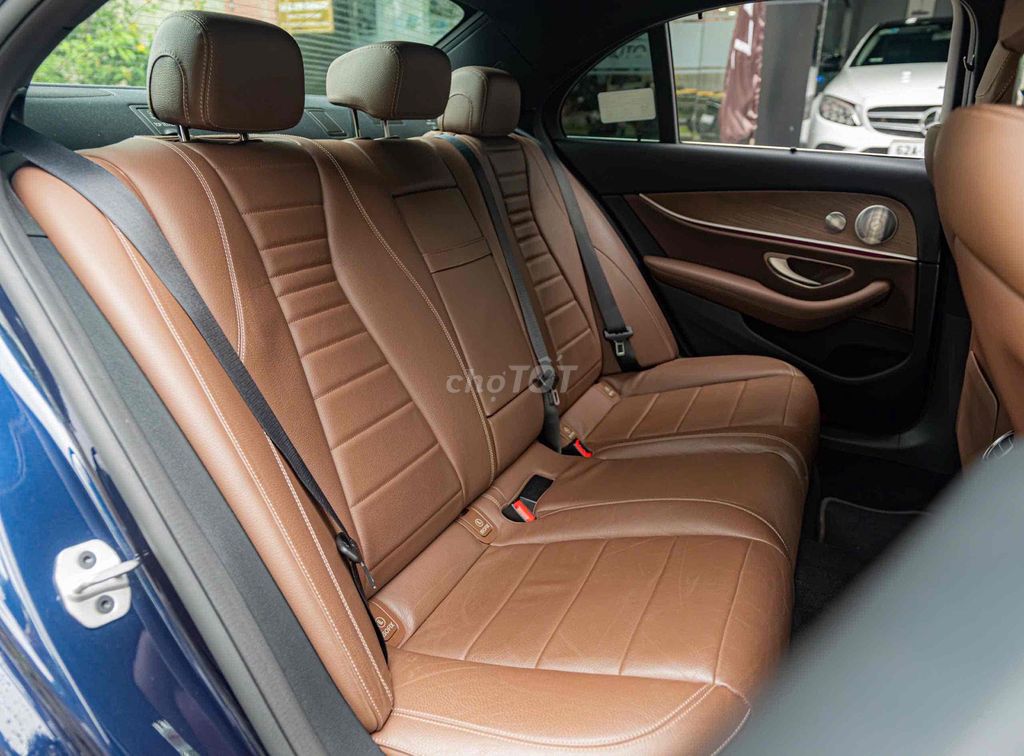 LONG ANH AUTO về Mercedes E200 sx2020 👍. Mua bán Ô tô tại Quận 7 Tp Hồ Chí Minh được đăng bởi LongAnh AuTo  hình 11