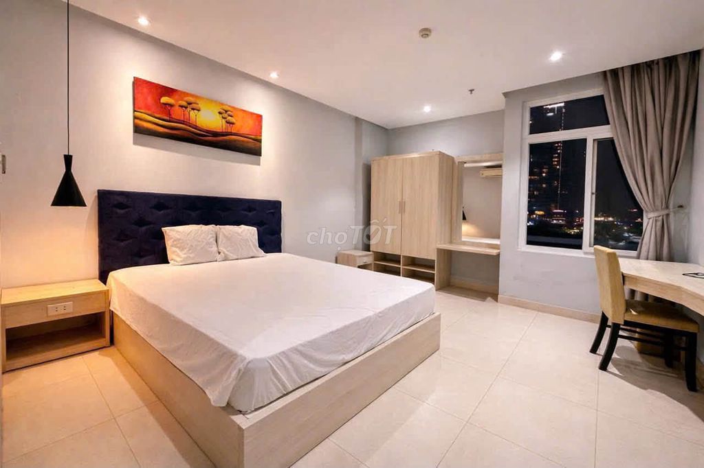 Room on Trần Hưng Đạo with laundry included — photo 2