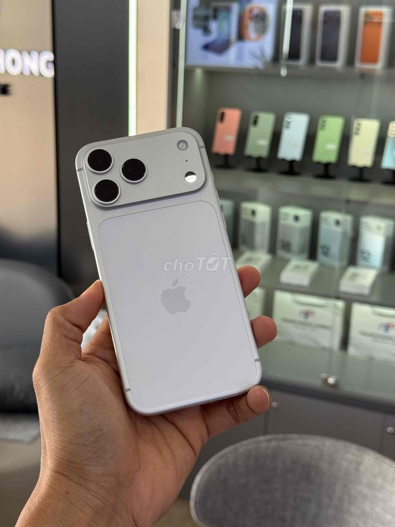 iPhone 17 Pro Max 256GB Trắng. Mua bán Điện thoại tại Thành phố Cà Mau Cà Mau được đăng bởi Thanh phong  hình 1