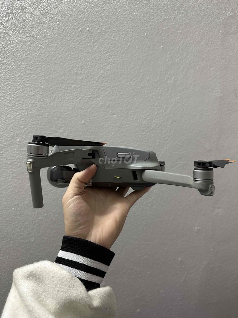 em cần bán flycam dji air2s bản combo 3 pin