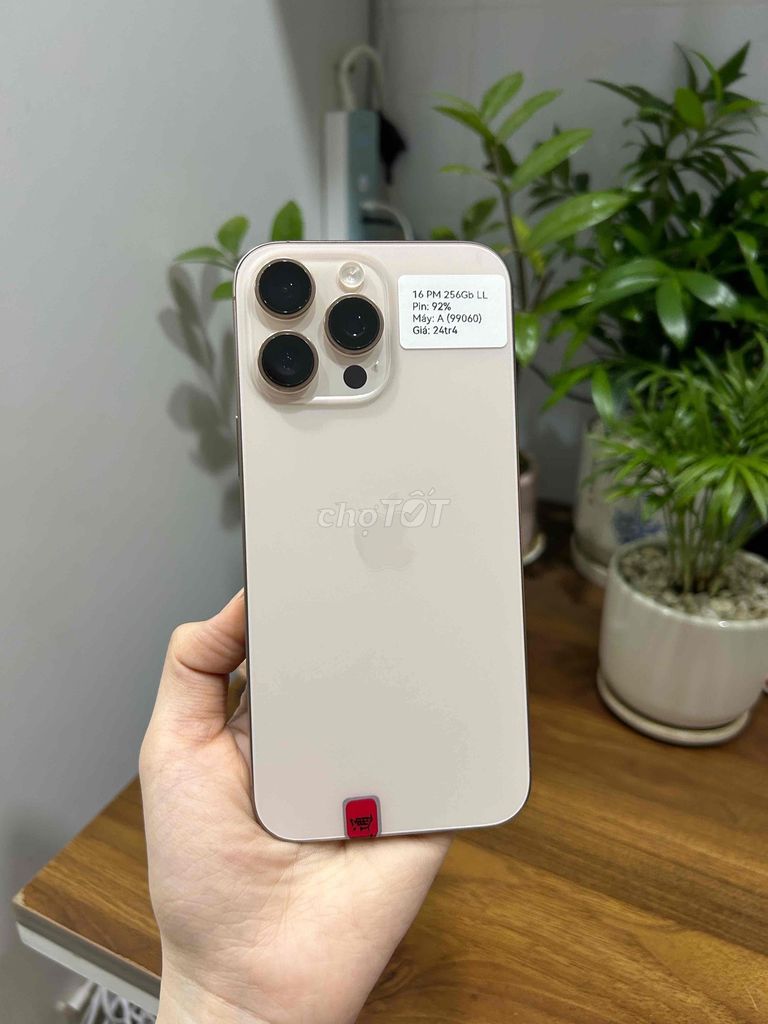 Apple iPhone 16 Pro Max 256GB Sa Mạc LL Zin Áp. Mua bán Điện thoại tại Huyện Hóc Môn Tp Hồ Chí Minh được đăng bởi SIRI STORE HCM hình 1