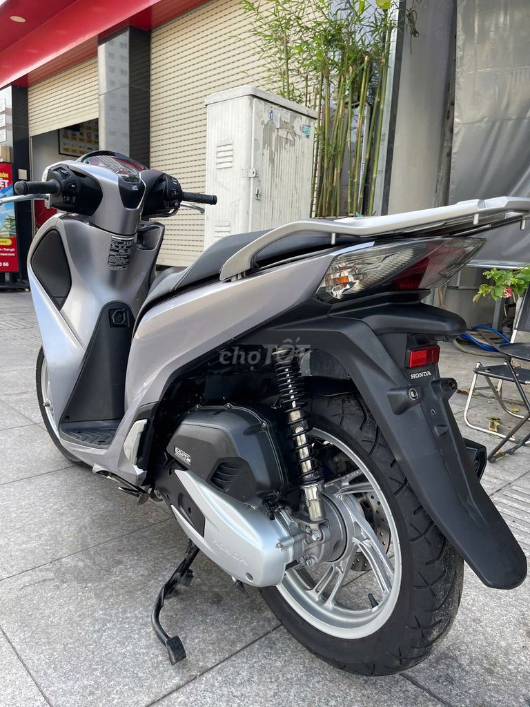 Honda SH 150i ABS 2018 Xám bạc. Mua bán Xe máy tại Quận Tân Phú Tp Hồ Chí Minh được đăng bởi VÕ MINH HẬU hình 8