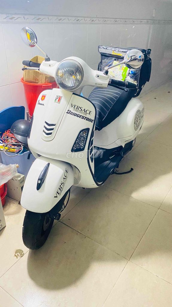Vespa GTS 125 — двигатель 3Vie, тихий и отлично едет на дальние расстояния