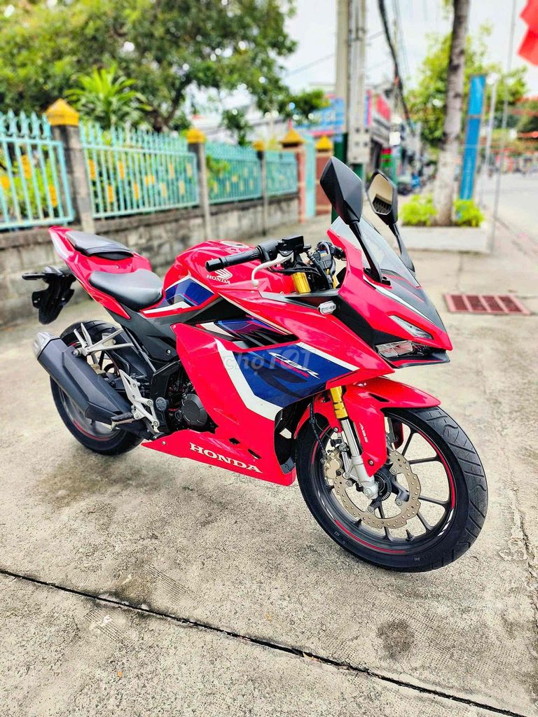 honda CBR150R odo 950km có bán góp. Mua bán Xe máy tại Thành phố Dĩ An Bình Dương được đăng bởi Dương ô tô motor bình dương hình 1