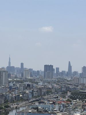 Cho thuê căn 3PN view quận 1 Nội Thất cơ bản căn góc giá tốt