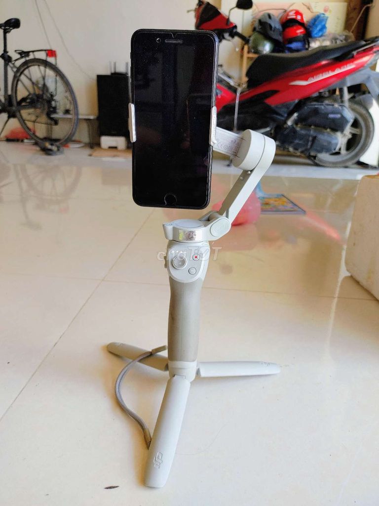 gimbal chống rung DJI cân mượt mọi dòng đt.. Mua bán Máy ảnh, Máy quay tại Huyện Phú Xuyên Hà Nội được đăng bởi Trần Tuấn hình 1