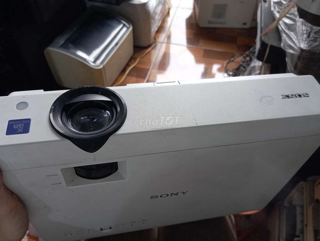 Máy chiếu Sony trắng Dx100 còn khá đẹp tl thợ