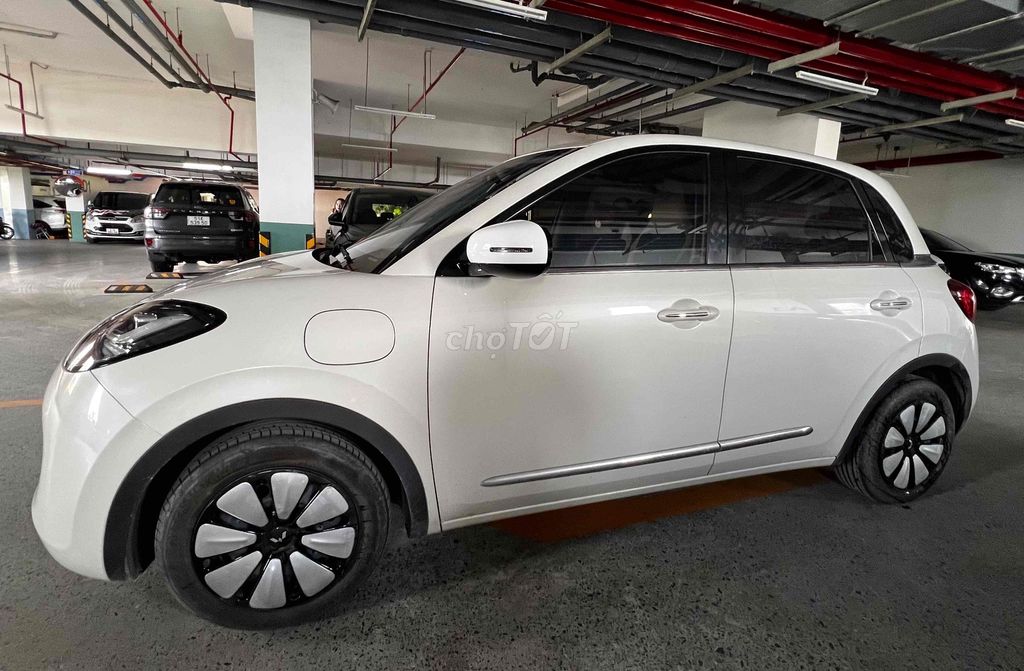 Электрический скутер Wuling Bingo, белый кофе