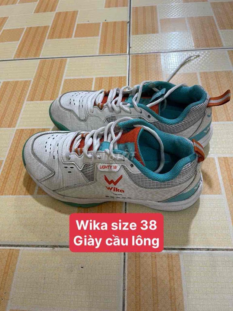 Giày cầu lông Wika size 38