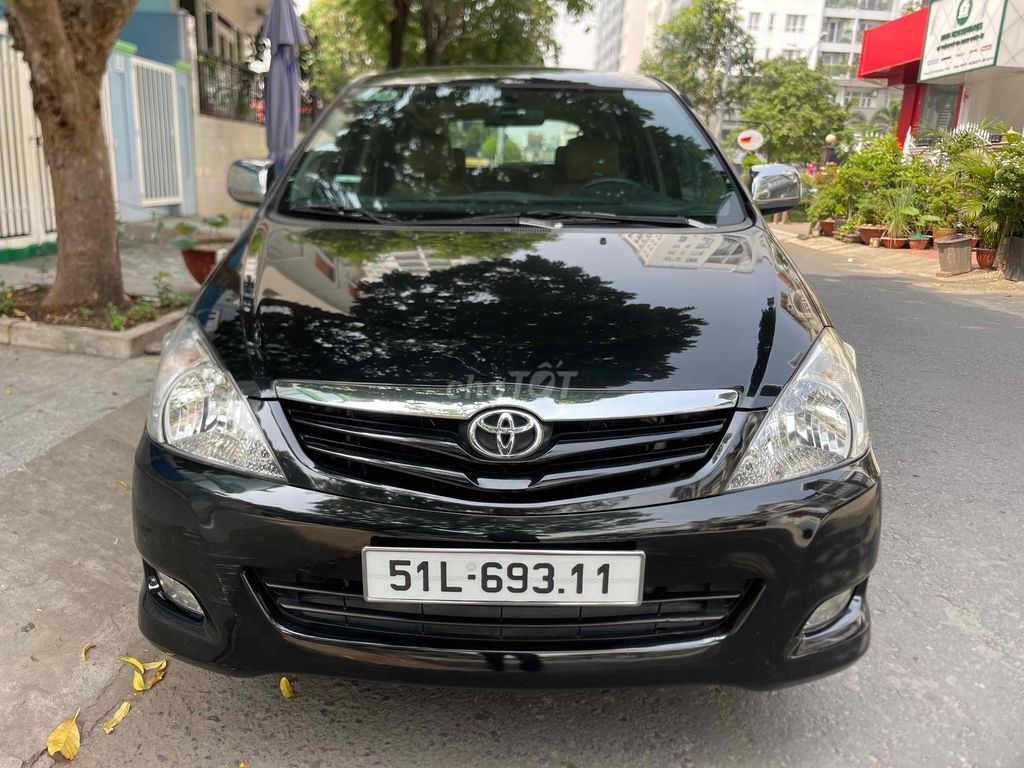 Toyota Innova 2011 G