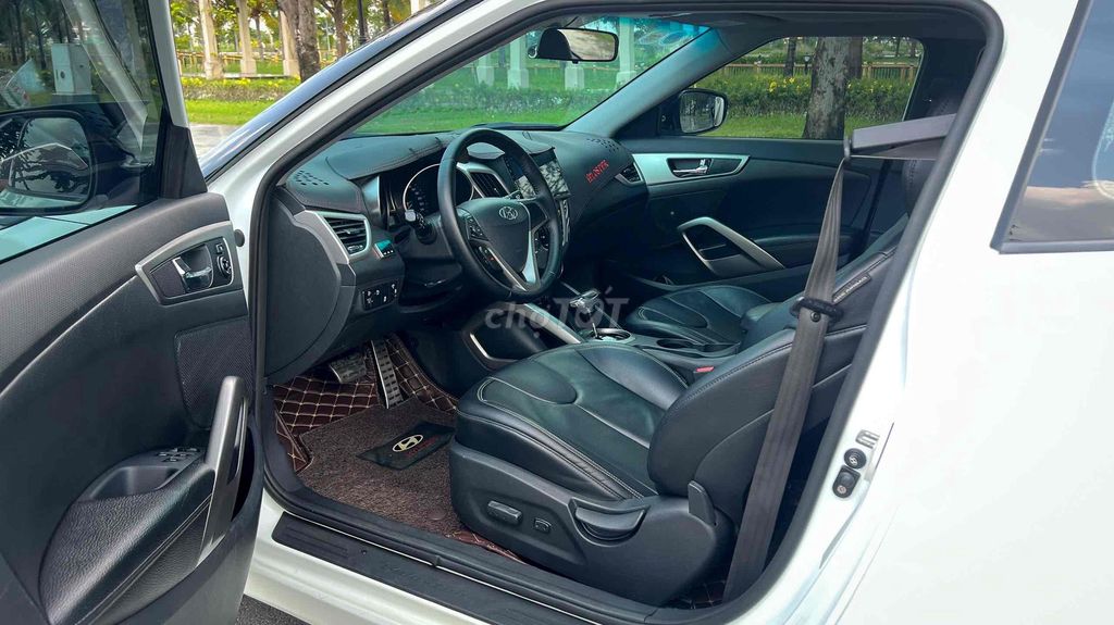 Hyundai Veloster 2011 1.6 GDI AT - 120000 km. Mua bán Ô tô tại Quận 1 Tp Hồ Chí Minh được đăng bởi Phu Nguyen hình 6