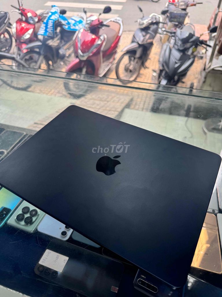 Apple MacBook Air M4 13.6 inch 16GB/512GB máy đẹp. Mua bán Laptop tại Quận Tân Phú Tp Hồ Chí Minh được đăng bởi meo hình 1